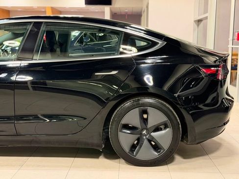 Used 2018 Tesla Model 3 Long Range image 9