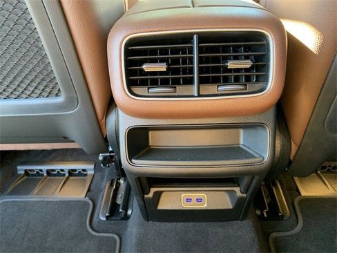 Used 2025 Mercedes-Benz GLE 450 4MATIC image 33