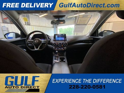 Used 2025 Nissan Sentra SR FWD image 2