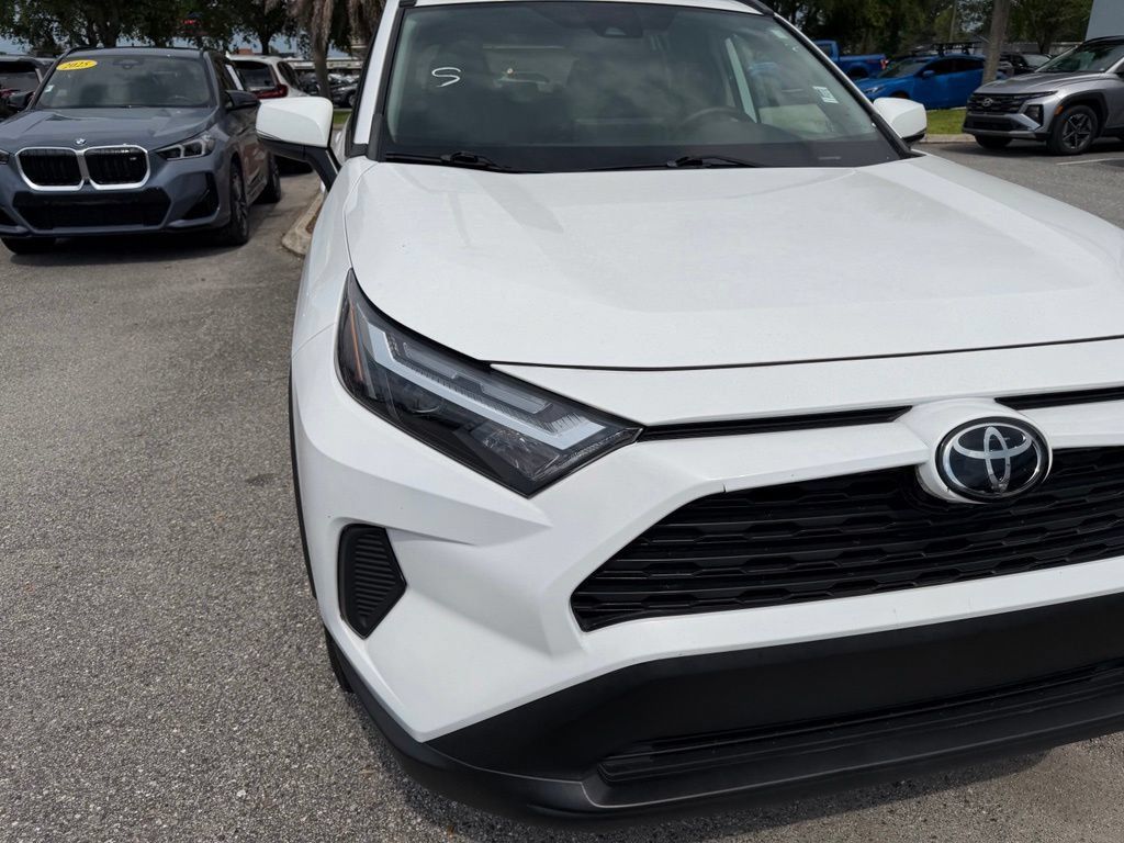 Used 2022 Toyota RAV4 XLE w/ Convenience Package FWD image 13