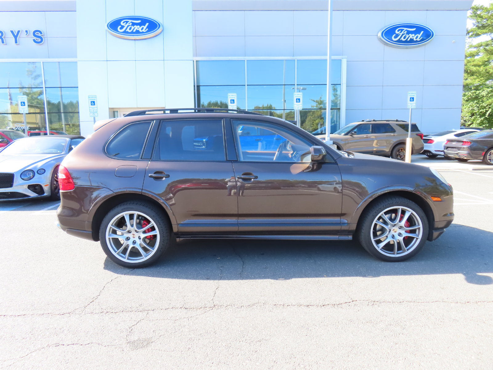 Used 2009 Porsche Cayenne GTS AWD/4WD image 4