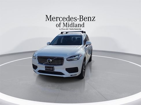 Used 2020 Volvo XC90 T5 Momentum w/ Protection Package image 3