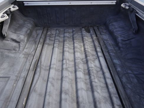 Used 2020 Nissan Frontier SV w/ Midnight Edition Floor Mats image 6