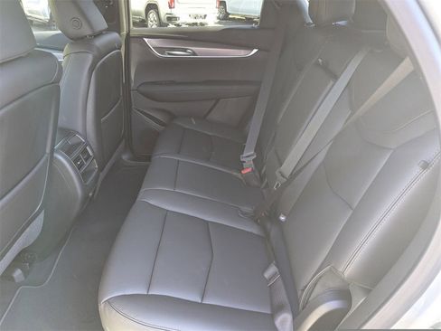 New 2026 Cadillac XT5 Luxury image 17