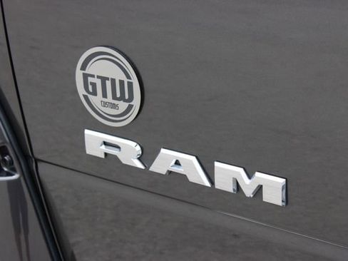 Used 2024 RAM 2500 Big Horn w/ Sport Appearance Package AWD/4WD image 19