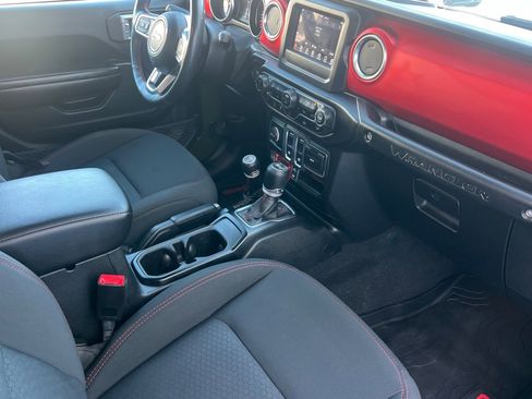 Used 2021 Jeep Wrangler Rubicon w/ Cold Weather Group image 17