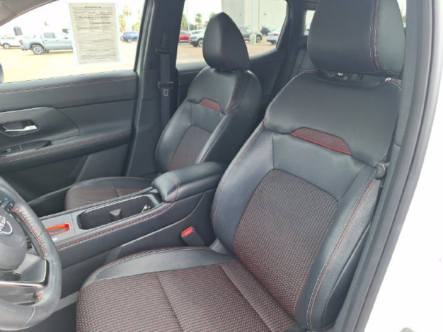 Certified 2025 Nissan Kicks SR AWD/4WD image 10