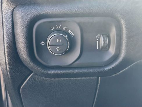 Used 2025 RAM 3500 Big Horn AWD/4WD image 10