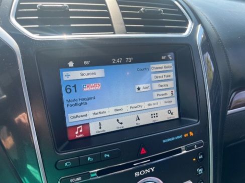 Used 2018 Ford Explorer Platinum image 33