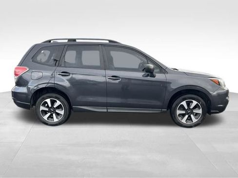 Used 2017 Subaru Forester 2.5i w/ Alloy Wheel Package image 8