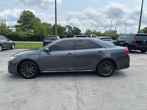 Used 2012 Toyota Camry XLE w/ Leather Pkg FWD image 6