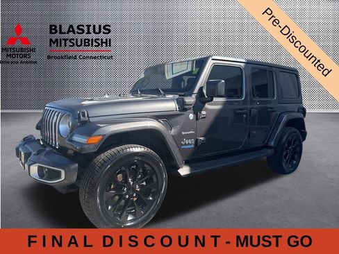 Used 2021 Jeep Wrangler Unlimited Sahara w/ Cold Weather Group AWD/4WD image 18