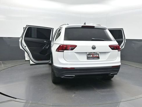 Used 2020 Volkswagen Tiguan SE FWD image 37