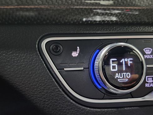 Used 2019 Audi SQ5 Premium Plus image 11