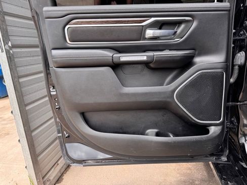 Used 2020 RAM 1500 Laramie AWD/4WD image 23