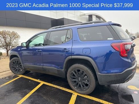 Used 2023 GMC Acadia SLT w/ Elevation Edition image 3