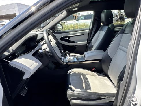 Used 2020 Land Rover Range Rover Evoque First Edition image 10