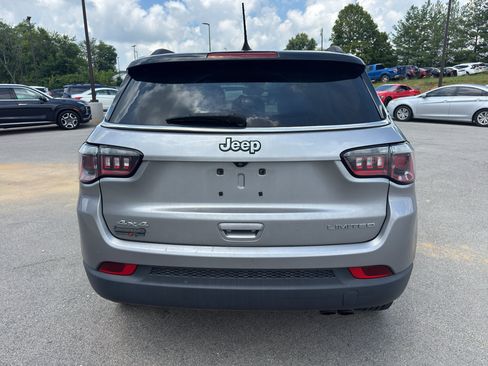 Used 2018 Jeep Compass Limited w/ Navigation Group AWD/4WD image 6