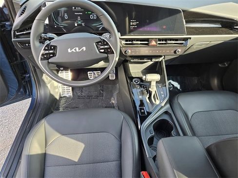 New 2025 Kia Niro EX Touring image 23