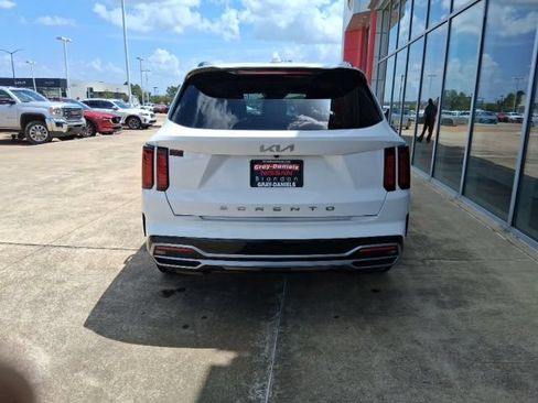 Used 2022 Kia Sorento S FWD image 6