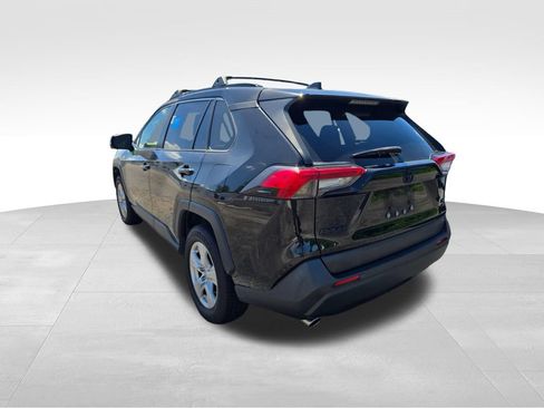 Used 2020 Toyota RAV4 XLE AWD/4WD image 12