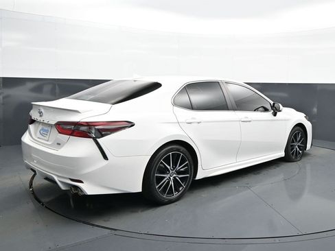 Used 2023 Toyota Camry SE w/ Convenience Package FWD image 7