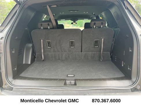 Used 2023 Chevrolet Traverse LT FWD image 26