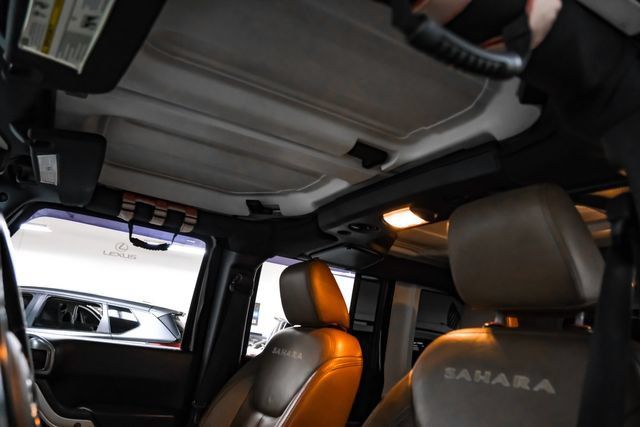 Used 2015 Jeep Wrangler Unlimited Sahara w/ Connectivity Group AWD/4WD image 30