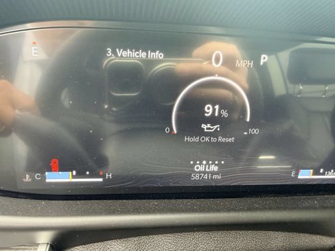 Used 2024 Jeep Wagoneer L Series II RWD image 13