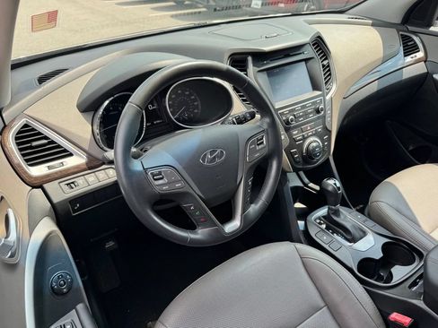 Used 2017 Hyundai Santa Fe Sport FWD image 17