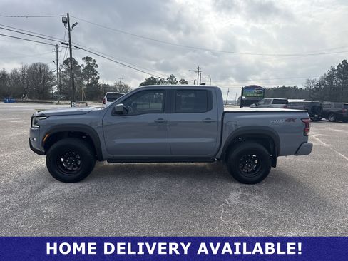 Used 2024 Nissan Frontier PRO-4X w/ Technology Package image 11