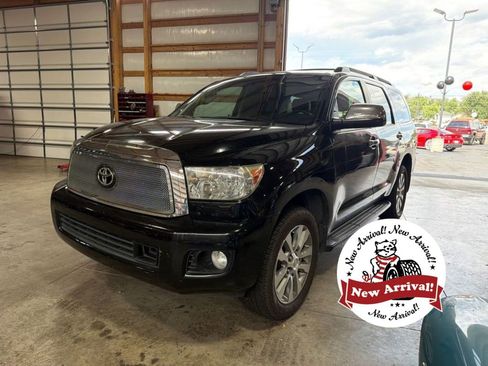 Used 2015 Toyota Sequoia Platinum AWD/4WD image 1