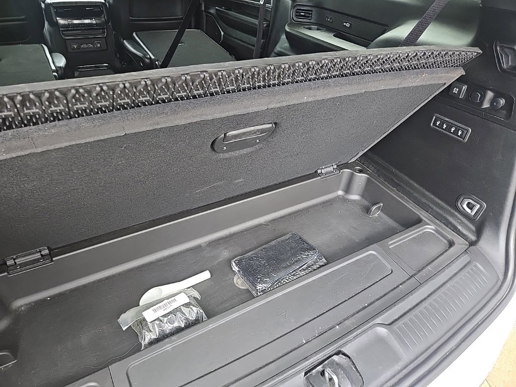 Used 2024 Jeep Wagoneer Series III AWD/4WD image 36
