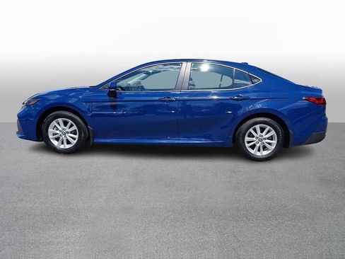 Used 2025 Toyota Camry LE AWD/4WD image 7