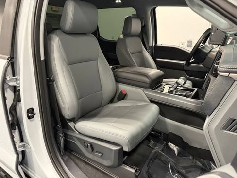 Used 2025 Ford F150 Lightning Flash AWD/4WD image 33