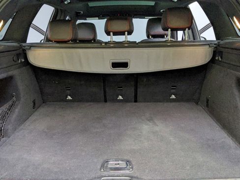 Used 2021 Mercedes-Benz GLC 43 AMG 4MATIC image 32