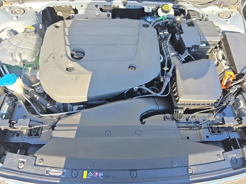 Used 2023 Volvo XC40 B5 Ultimate w/ Protection Package Premier image 29