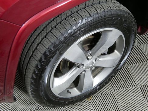 Used 2015 Jeep Grand Cherokee Overland w/ Advanced Technology Group image 11