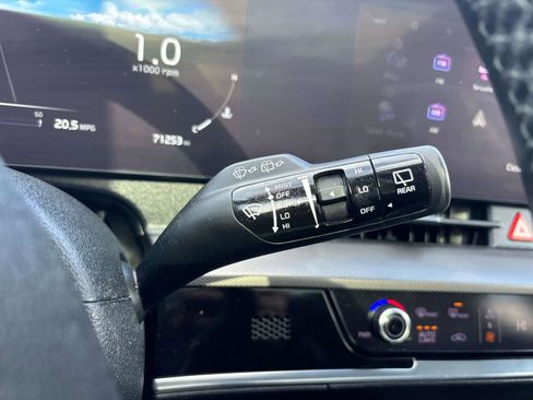Used 2023 Kia Sportage SX image 31