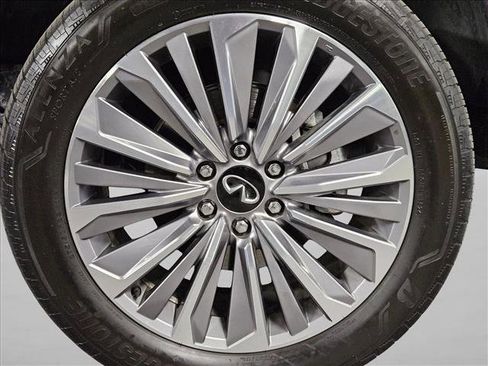 Used 2025 INFINITI QX80 Sensory image 24