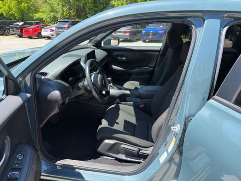 Certified 2025 Honda HR-V Sport image 18