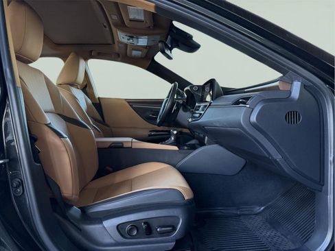 Certified 2024 Lexus ES 350 w/ Premium Package image 24