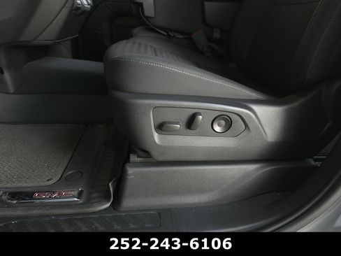 Used 2023 Chevrolet Silverado 1500 Custom AWD/4WD image 10