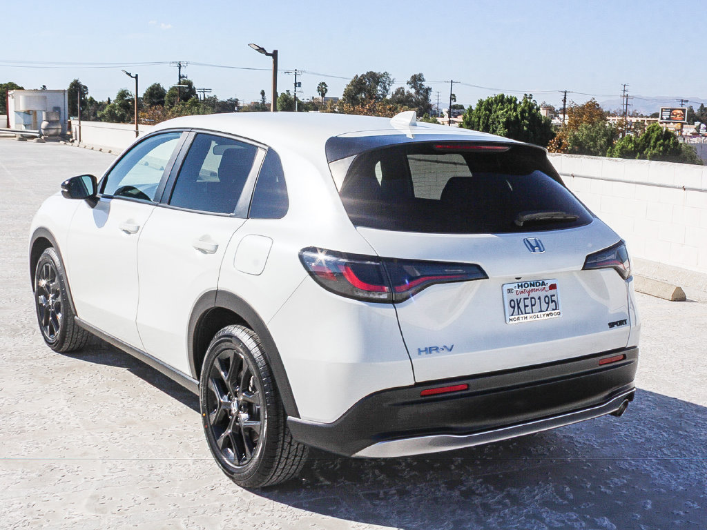 Used 2024 Honda HR-V Sport image 4