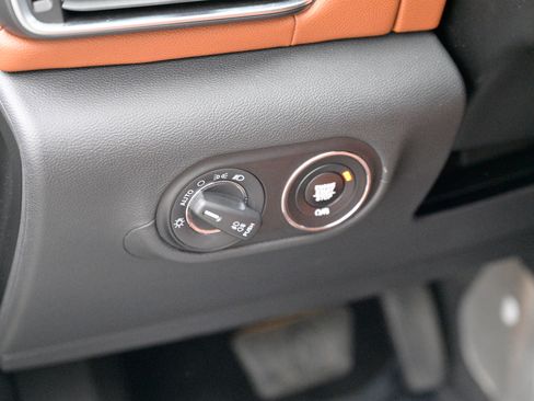 Certified 2018 Maserati Levante image 20