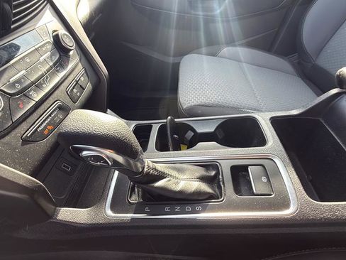 Certified 2019 Ford Escape SE image 17