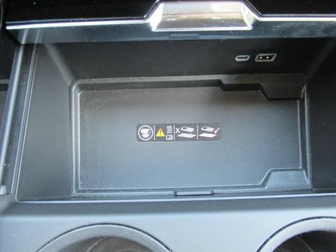 Used 2026 GMC Yukon Denali w/ Sun & Power Step Package AWD/4WD image 27