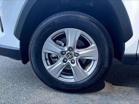 Used 2025 Toyota RAV4 XLE AWD/4WD image 7