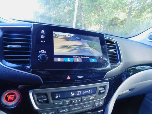 Certified 2020 Honda Pilot Touring image 6