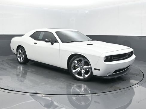 Used 2012 Dodge Challenger R/T image 1
